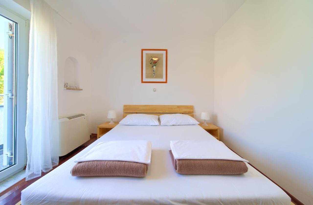 プナト Bed&Breakfast Lucija Bed & Breakfast エクステリア 写真