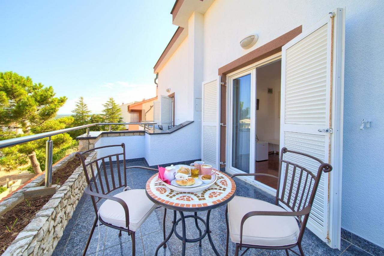 プナト Bed&Breakfast Lucija Bed & Breakfast エクステリア 写真