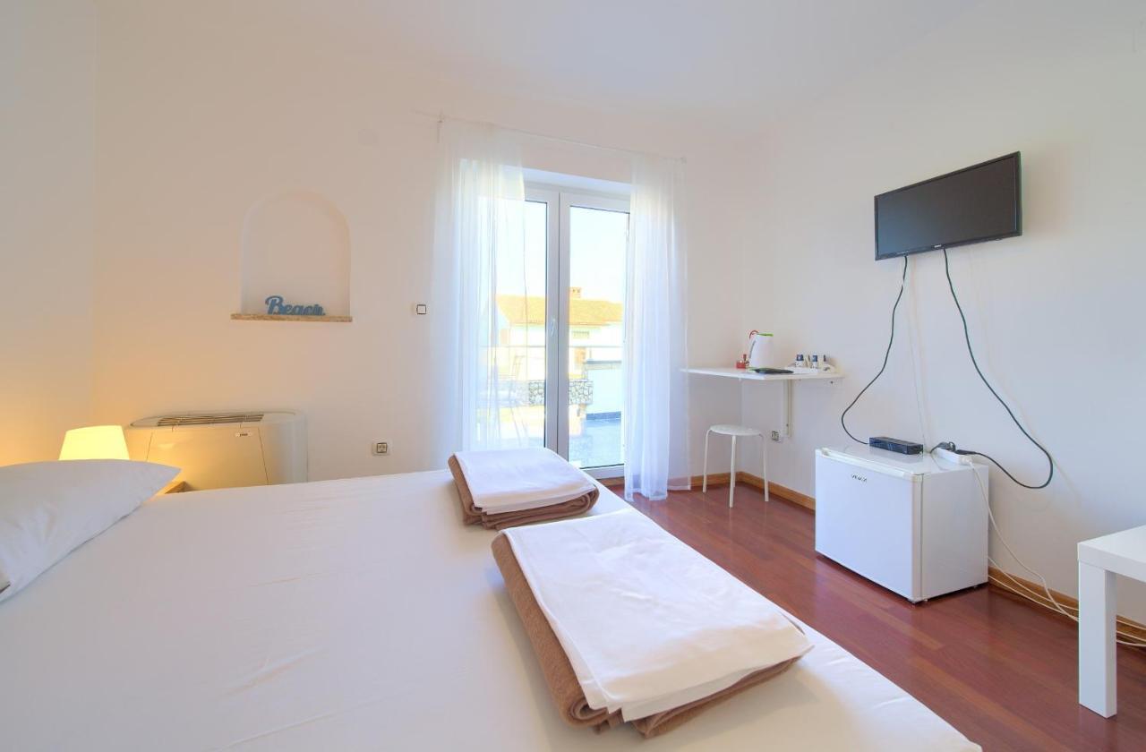 プナト Bed&Breakfast Lucija Bed & Breakfast エクステリア 写真