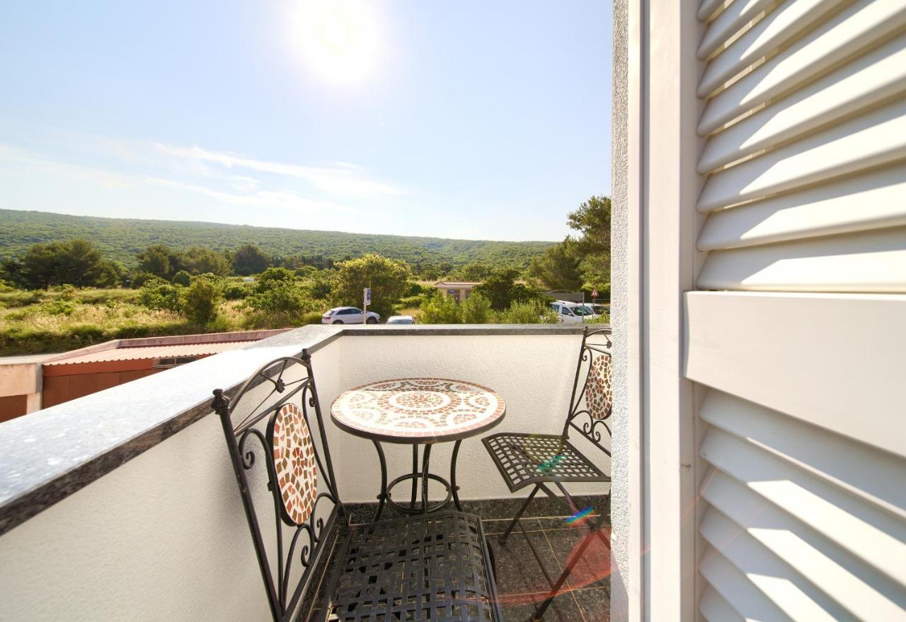 プナト Bed&Breakfast Lucija Bed & Breakfast エクステリア 写真