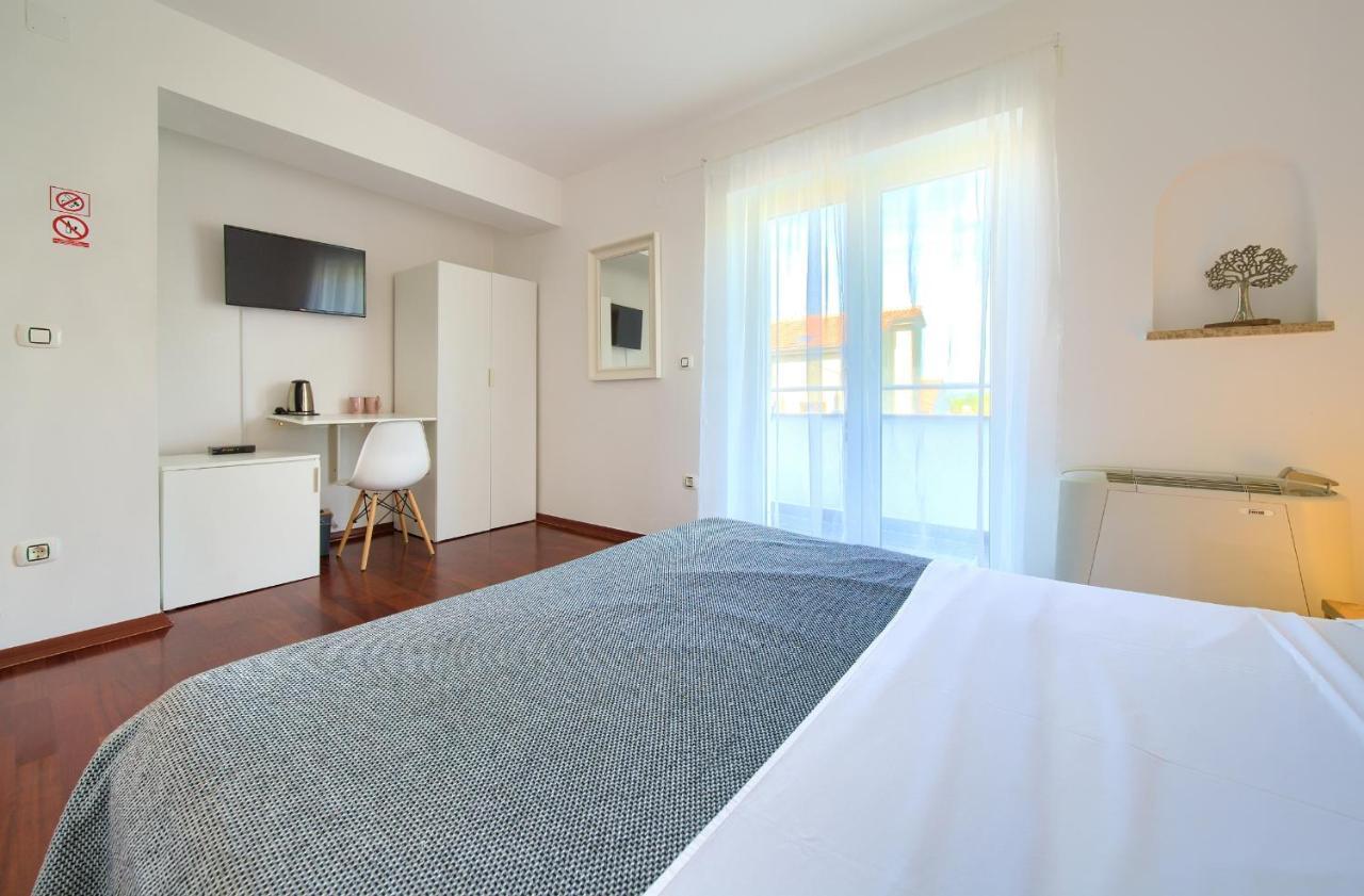 プナト Bed&Breakfast Lucija Bed & Breakfast エクステリア 写真