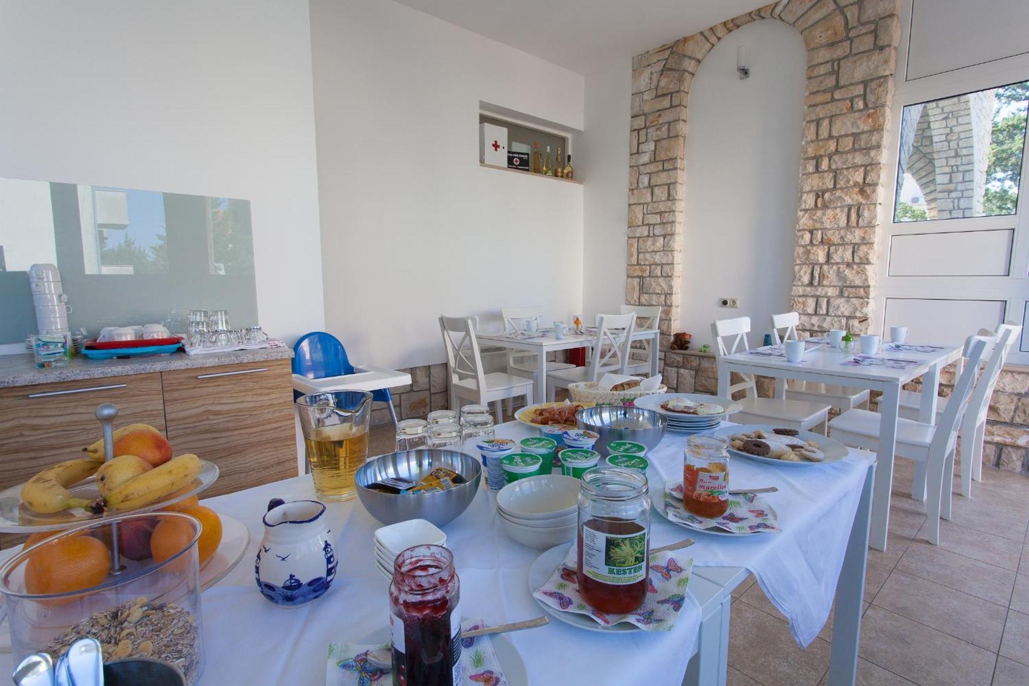 プナト Bed&Breakfast Lucija Bed & Breakfast エクステリア 写真
