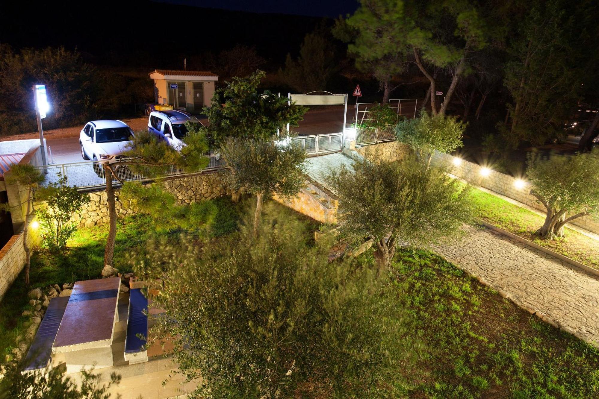 プナト Bed&Breakfast Lucija Bed & Breakfast エクステリア 写真