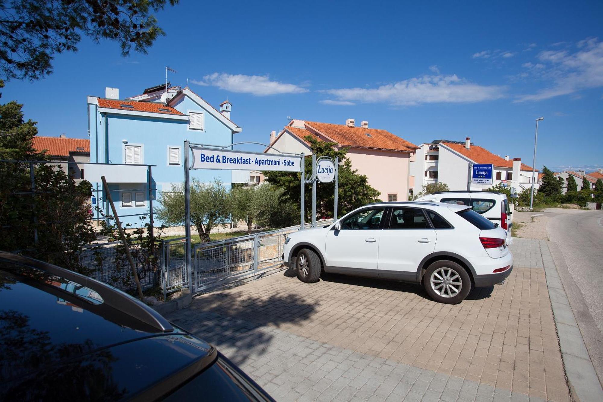 プナト Bed&Breakfast Lucija Bed & Breakfast エクステリア 写真