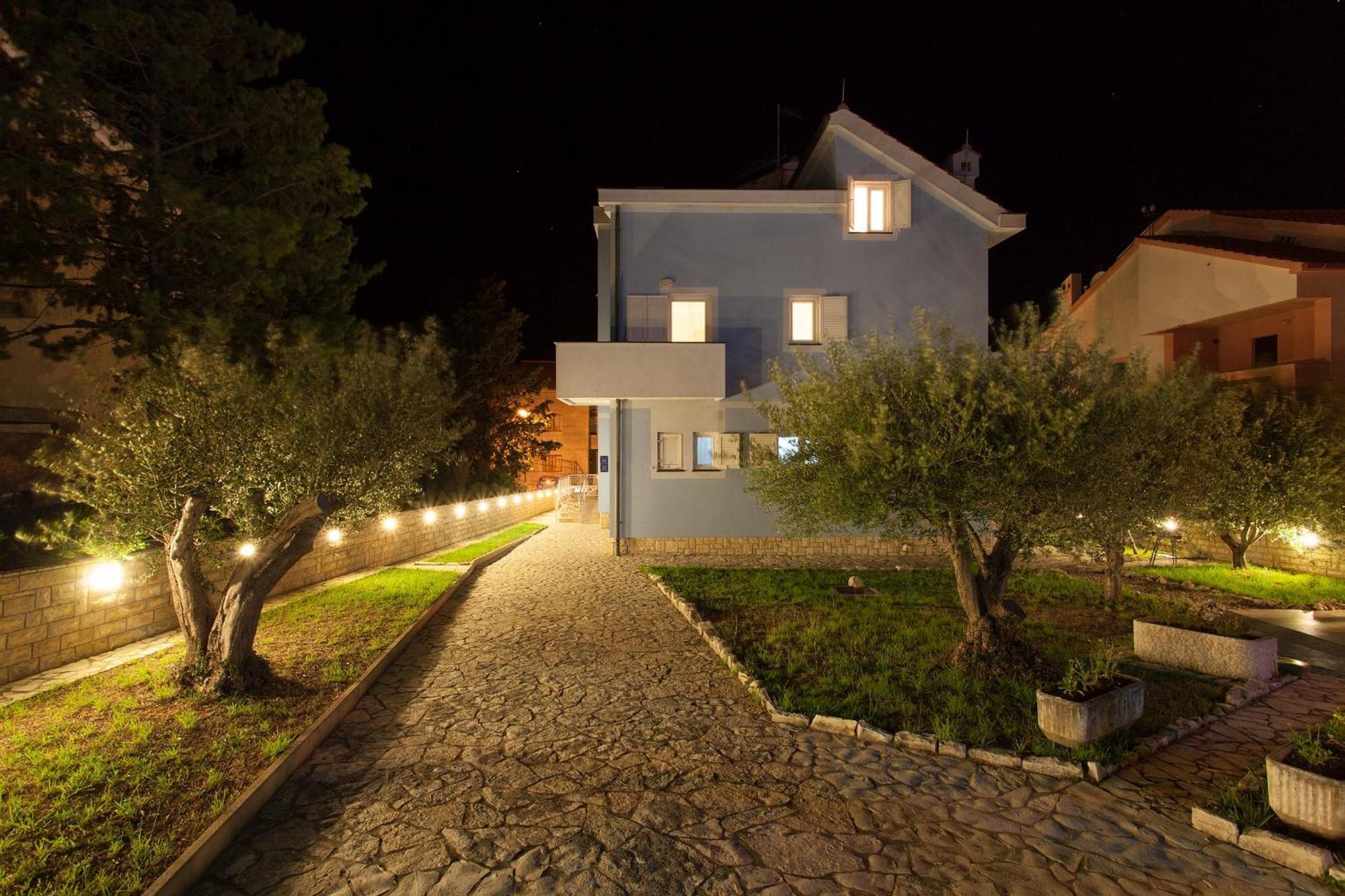 プナト Bed&Breakfast Lucija Bed & Breakfast エクステリア 写真